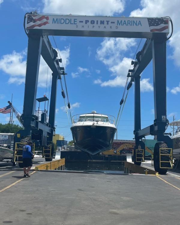 Gemyachts is your Goto yacht rental service ! Check out our Big Blue beautiful 50 ‘ Yacht and the pleasure it brings our clients ! We were excited to celebrate your 21 yr old Birthday party